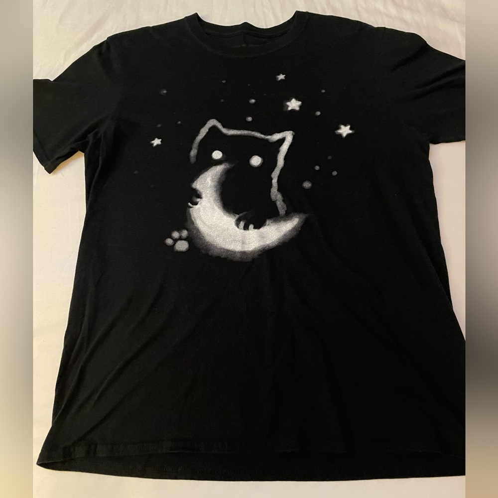 4 men’s large graphic tees